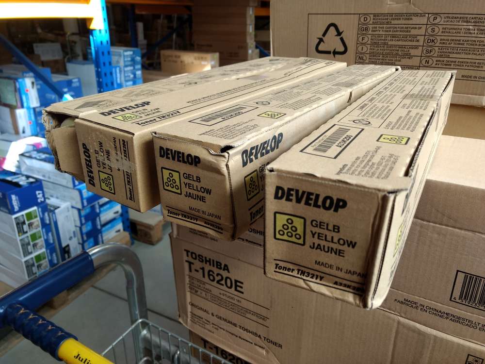 Develop Toner TN-321 yellow (A33K2D0) poškozený obal