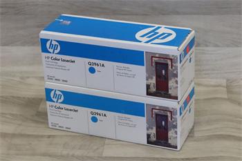 HP Toner Cartridge Q3961A cyan poškozený obal