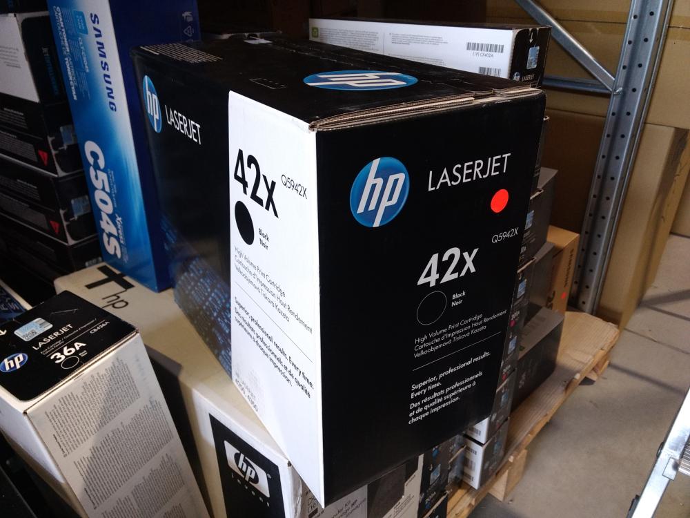 HP Toner Cartridge Q5942X black poškozený obal