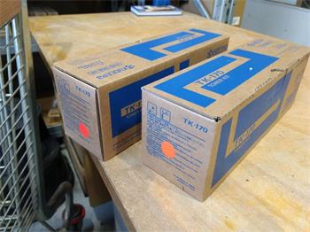 Kyocera Toner TK-170 toner kit (1T02LZ0NL0) poškozený obal