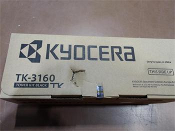 Kyocera Toner TK-3160 toner kit (1T02T90NL0) poškozený obal