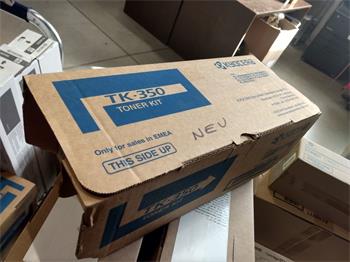 Kyocera Toner TK-350 toner kit (1T02LX0NL0) poškozený obal
