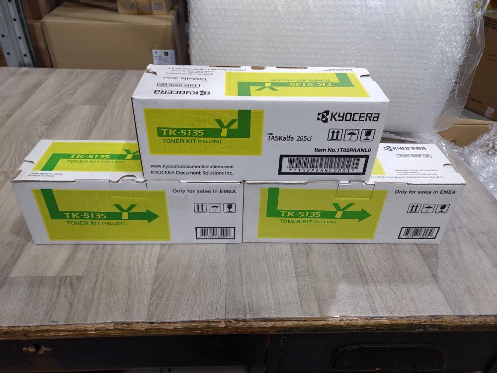 Kyocera Toner TK-5135Y yellow (1T02PAANL0) poškozený obal