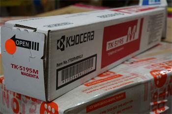 Kyocera Toner TK-5195M (1T02R4BNL0) poškozený obal