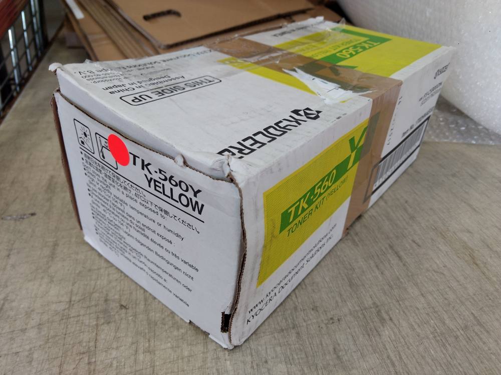 Kyocera Toner TK-560Y Yellow poškozený obal 1T02HNAEU0