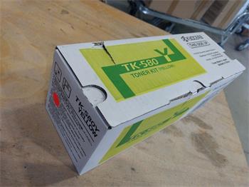 Kyocera Toner TK-580Y Yellow (1T02KTANL0) poškozený obal