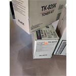 Kyocera Toner TK-825 black (1T02FZ0EU0) poškozený obal