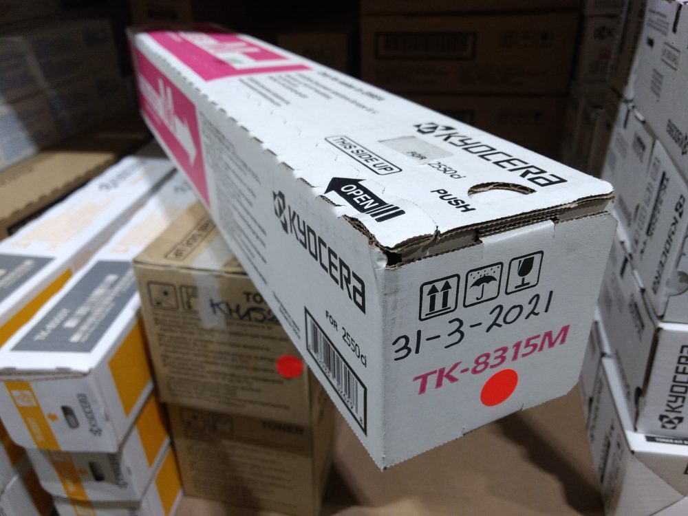 Kyocera Toner TK-8315 magenta (1T02MVBNL0) poškozený obal