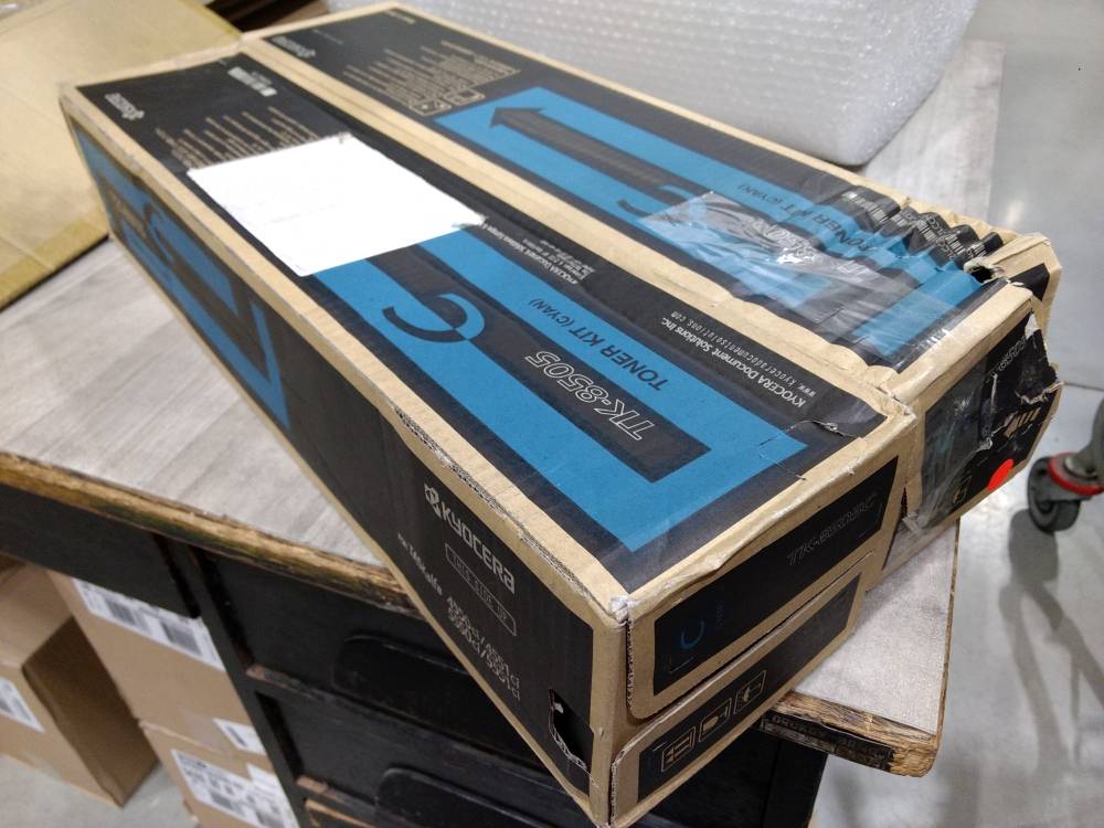 Kyocera Toner TK-8505 cyan (1T02LCCNL0) poškozený obal