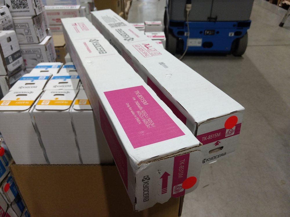Kyocera Toner TK-8515M magenta (1T02NDBNL0) poškozený obal