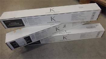 Kyocera Toner TK-8525K black (1T02RM0NL0) poškozený obal