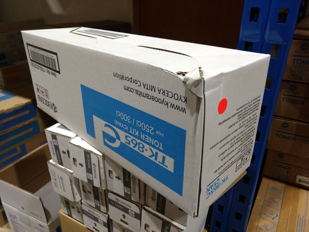Kyocera Toner TK-865C toner kit cyan (1T02JZCEU0) poškozený obal