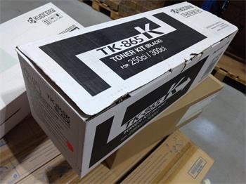 Kyocera Toner TK-865K toner kit black (1T02JZ0EU0) poškozený obal