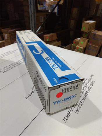 Kyocera Toner TK-895C Cyan (1T05JG0NL0) poškozený obal