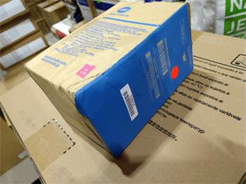 Minolta Toner TNP-81M (AAJW351) poškozený obal