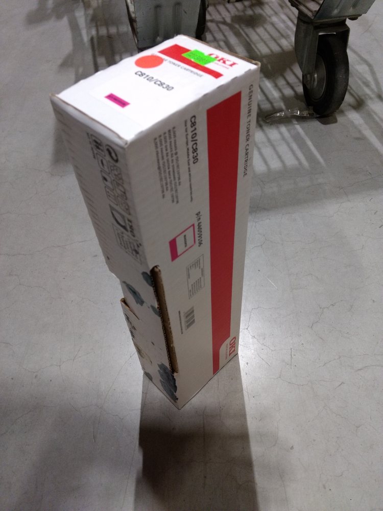 OKI Toner C810/C830 magenta (44059106) poškozený obal