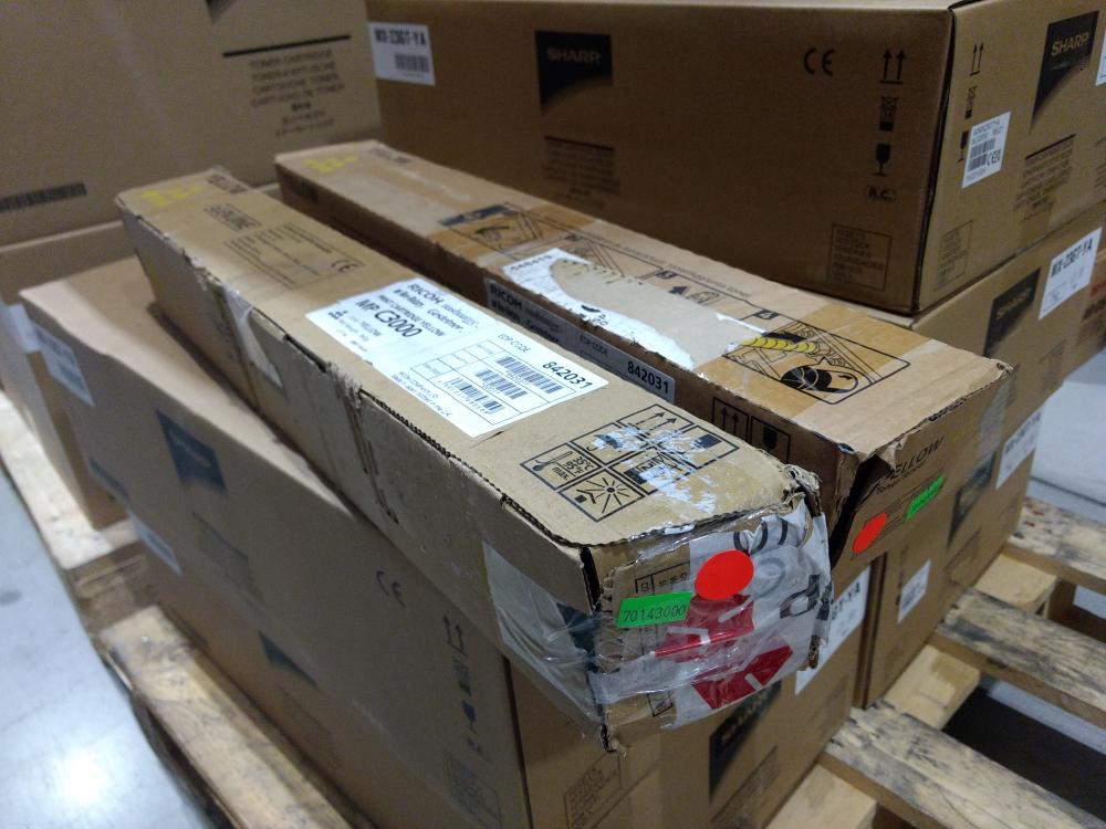 Ricoh Toner Type MP C3000E yellow (888641/884947) poškozený obal