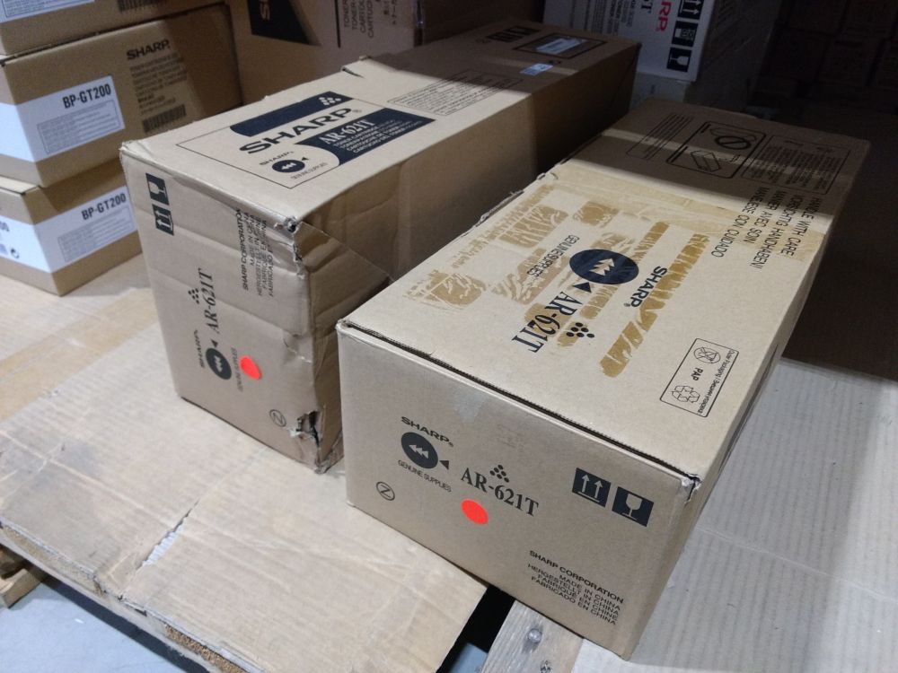 Sharp Toner AR-621T poškozený obal