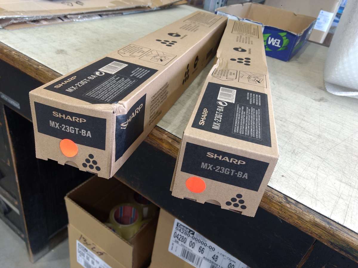 Sharp Toner MX-23GTBA black poškozený obal
