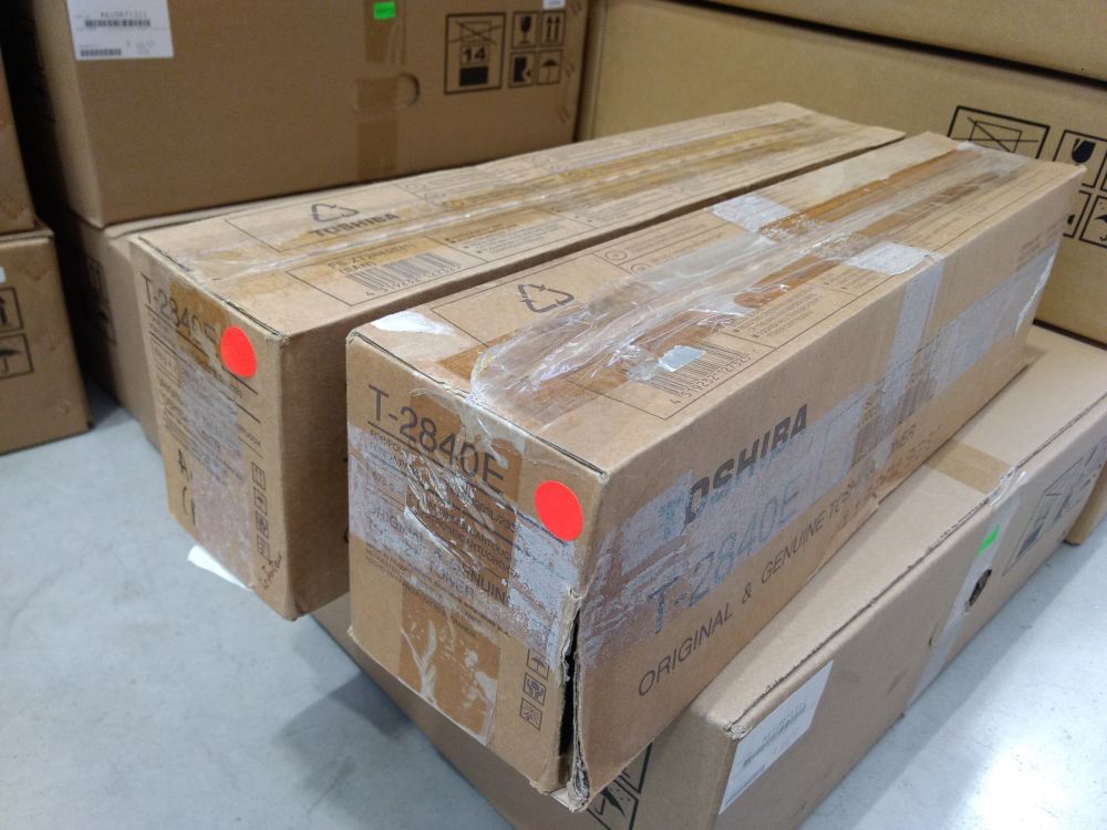 Toshiba Toner T-2840E (6AJ00000035) poškozený obal
