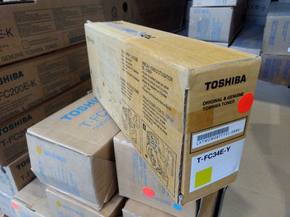 Toshiba Toner T-FC34EY Yellow (6A000001770) (6A000001525) poškozený obal