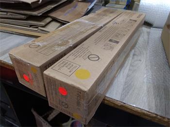 Toshiba Toner T-FC505EY Yellow (6AJ00000147) poškozený obal