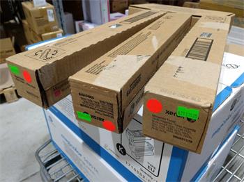 Xerox toner Workcentre 7525/7530 magenta (006R01519) poškozený obal
