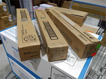 Xerox toner Workcentre 7525/7530 yellow (006R01518) poškozený obal
